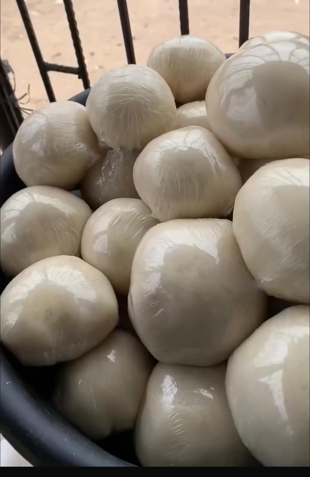 Handmade Nigerian Fufu Swallow (Traditionally Fermented Cassava Fufu)