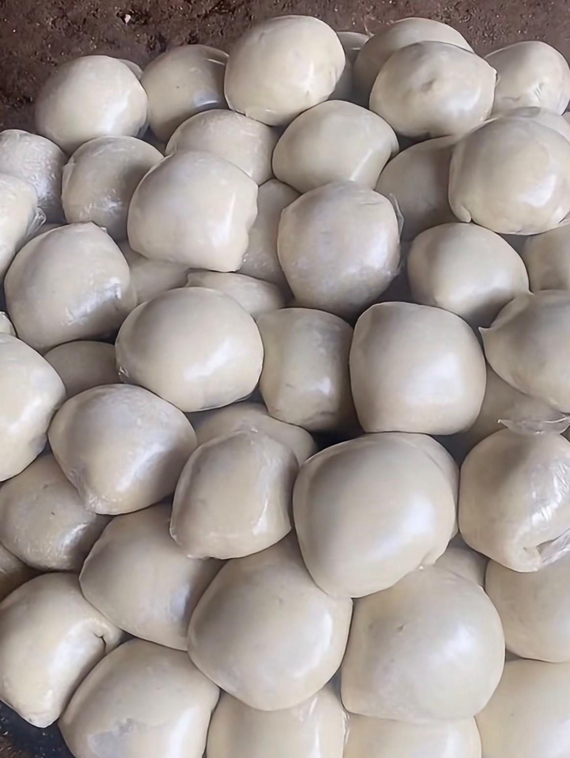 Handmade Nigerian Fufu Swallow (Traditionally Fermented Cassava Fufu)